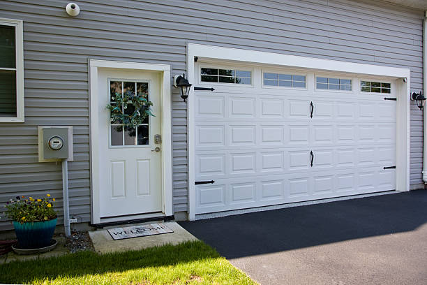 24/7 Emergency Garage Door Panel Replacement experts in Ovilla, TX